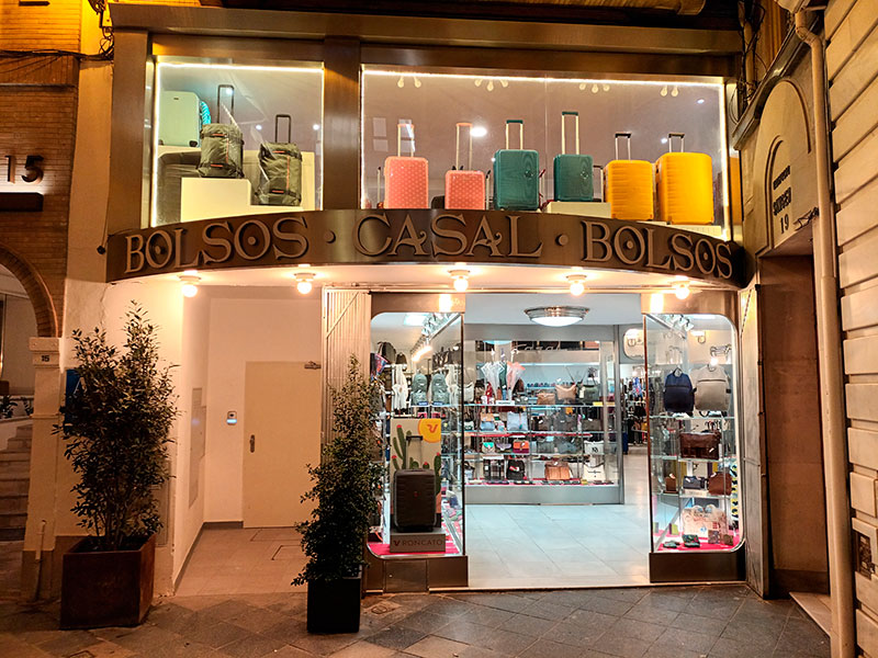 Casal Bolsos y Maletas, Tienda de Bolsos en Sevilla